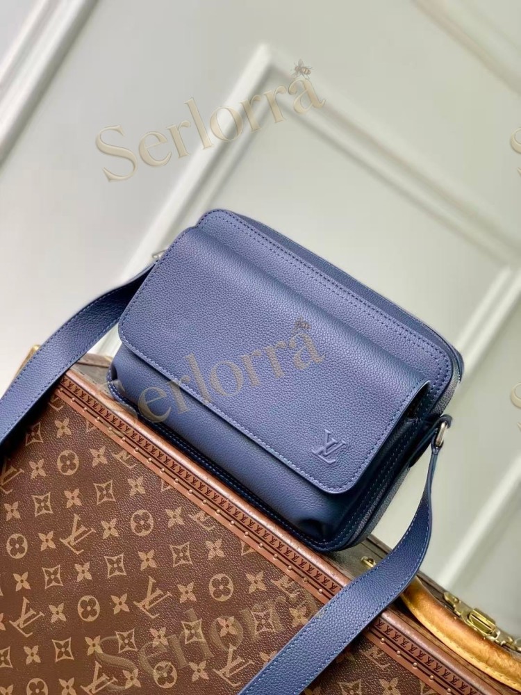 LOUIS VUITTON BOARDING
