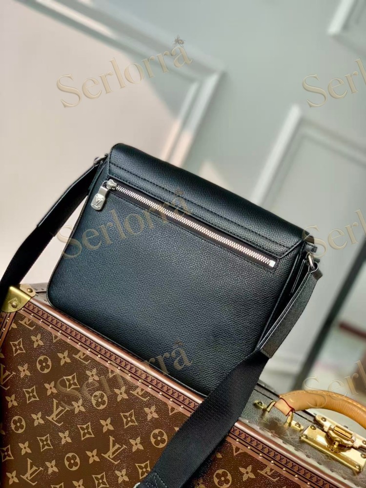 LOUIS VUITTON DISTRICT PM
