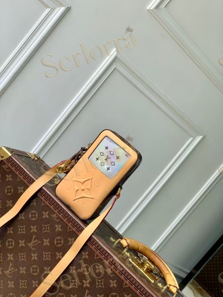 LOUIS VUITTON MUSIC PLAYER WEARABLE WALLET