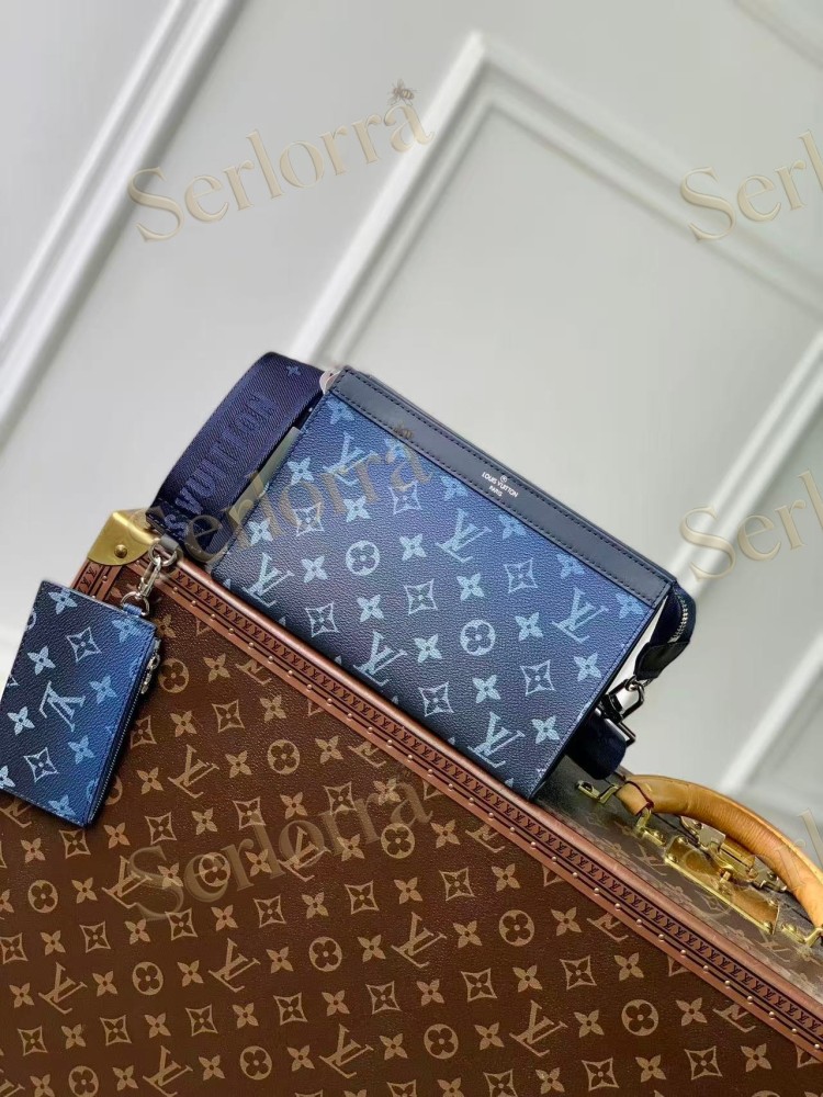 LOUIS VUITTON GASTON WEARABLE WALLET