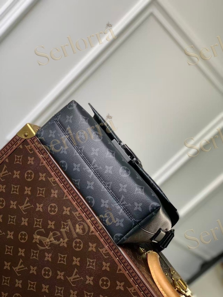 LOUIS VUITTON S-CAPE MESSENGER BAG