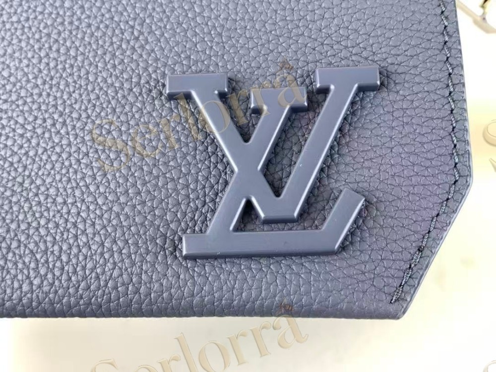 LOUIS VUITTON FASTLINE MESSENGER