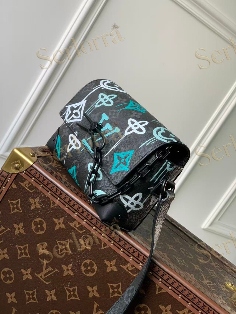 LOUIS VUITTON STEAMER WEARABLE WALLET