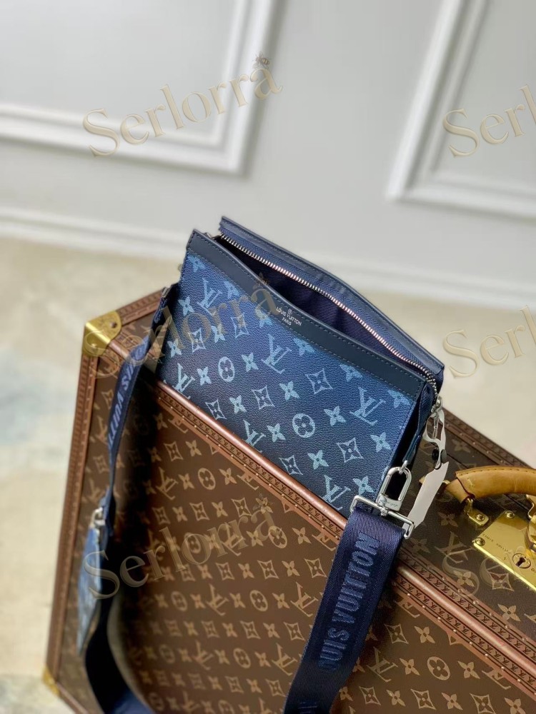 LOUIS VUITTON GASTON WEARABLE WALLET