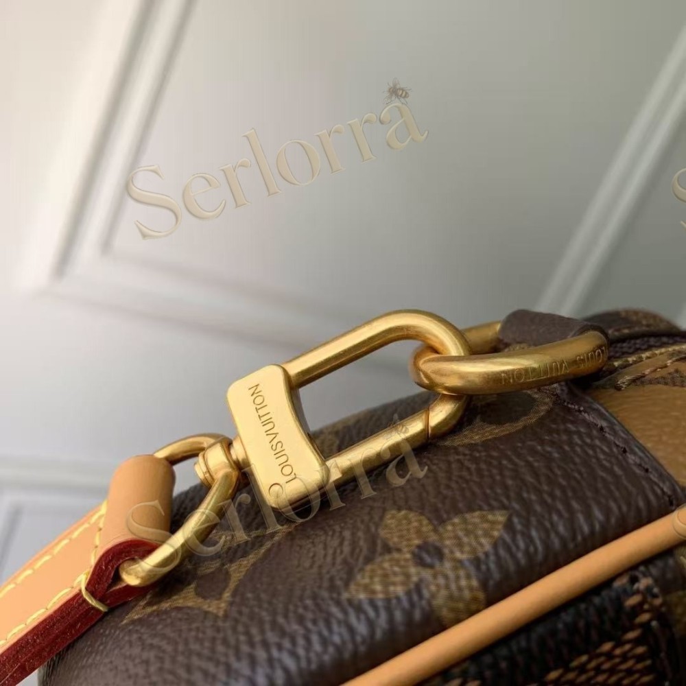LOUIS VUITTON TROCADÉRO WEARABLE WALLET