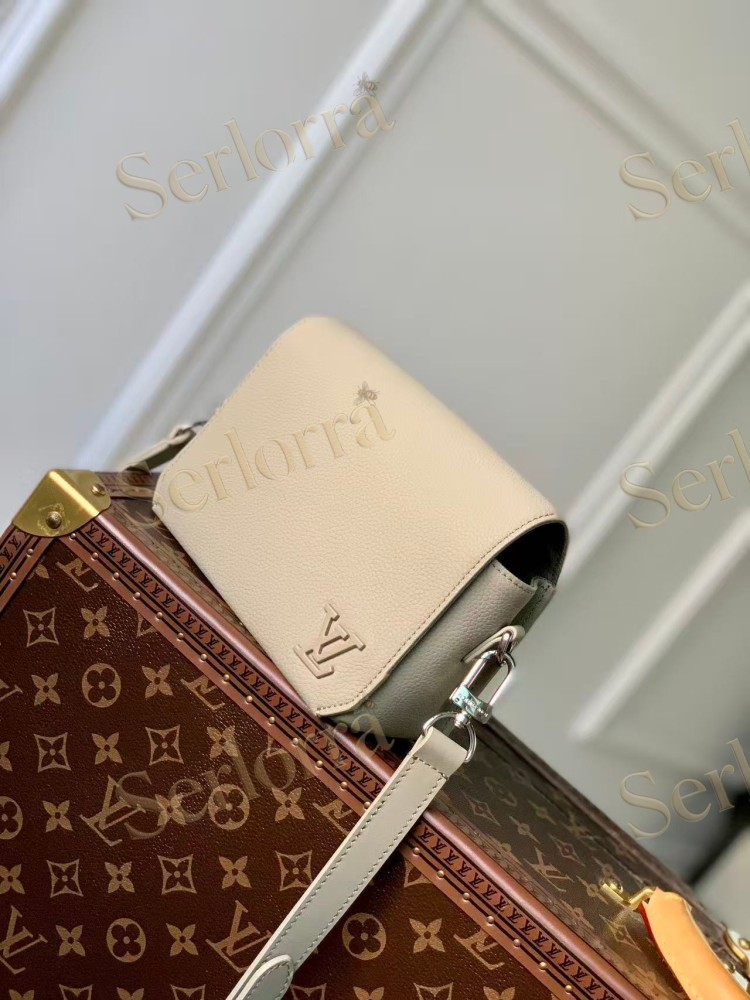 LOUIS VUITTON FASTLINE WEARABLE WALLET
