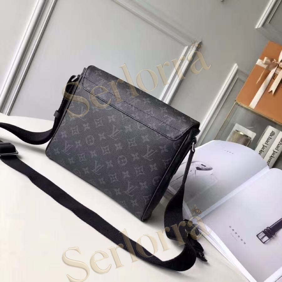 LOUIS VUITTON DISTRICT PM