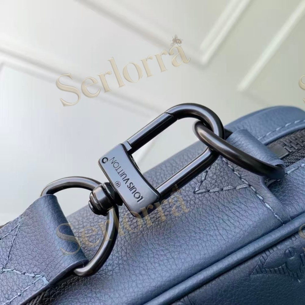 LOUIS VUITTON TRIO MESSENGER
