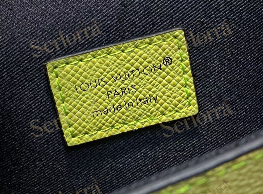 LOUIS VUITTON STEAMER WEARABLE WALLET