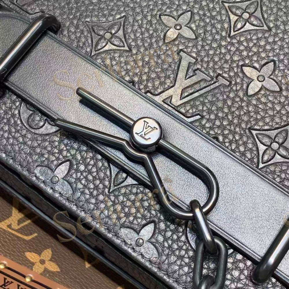 LOUIS VUITTON STEAMER MESSENGER