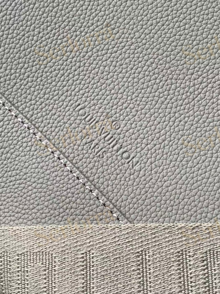 LOUIS VUITTON TAKEOFF MESSENGER