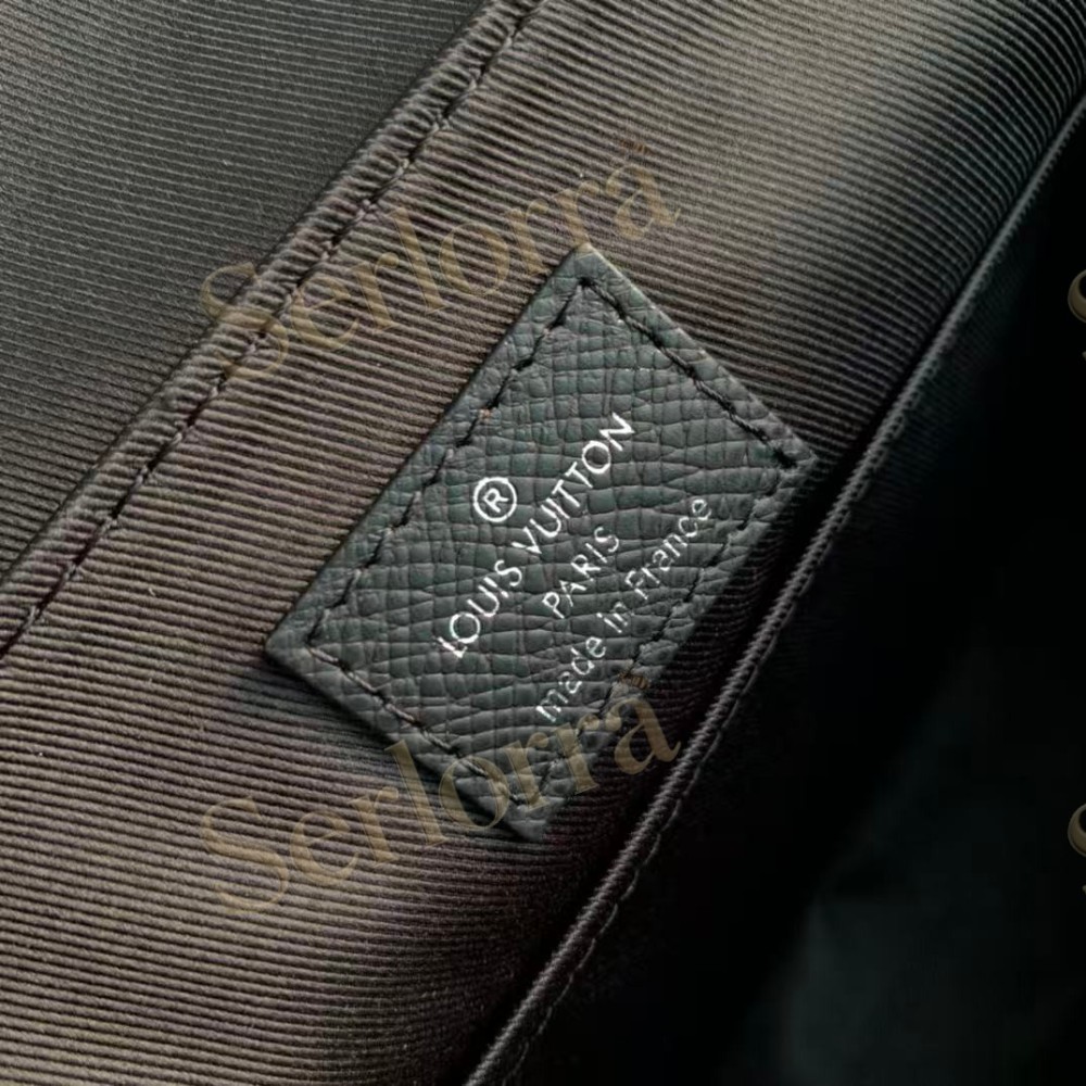 LOUIS VUITTON DISTRICT PM