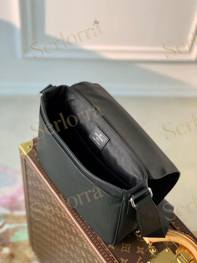 LOUIS VUITTON DISTRICT PM