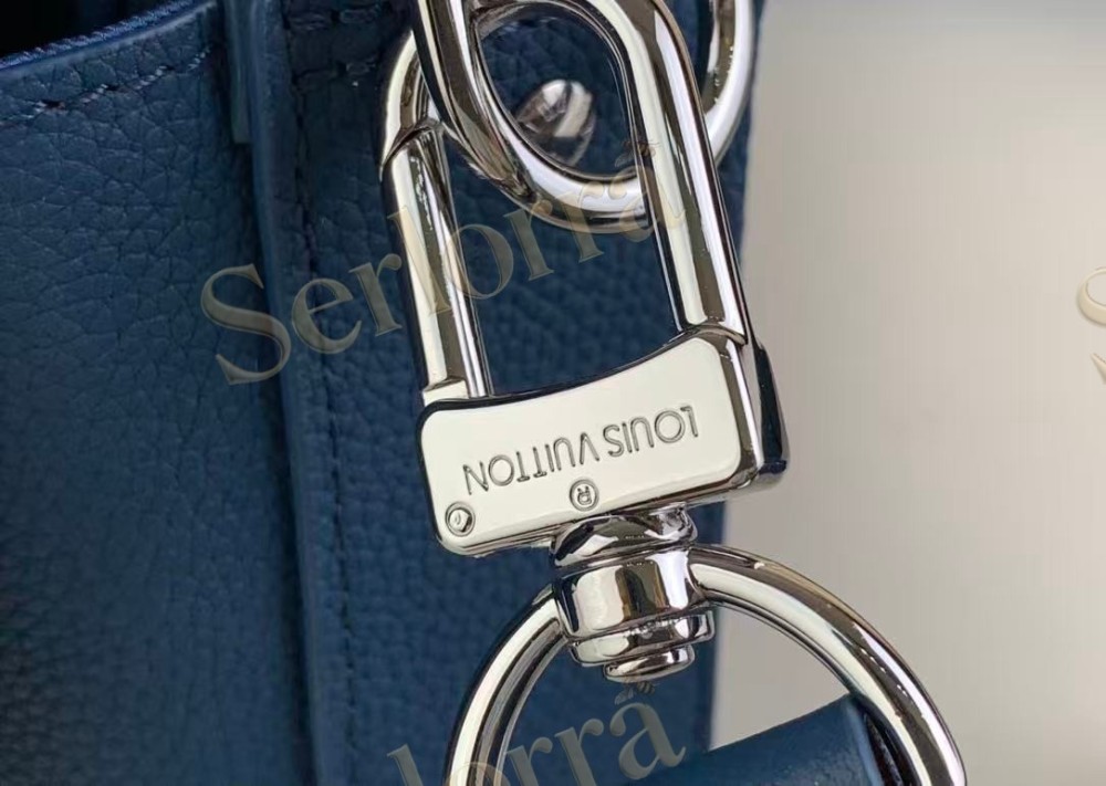 LOUIS VUITTON FASTLINE MESSENGER