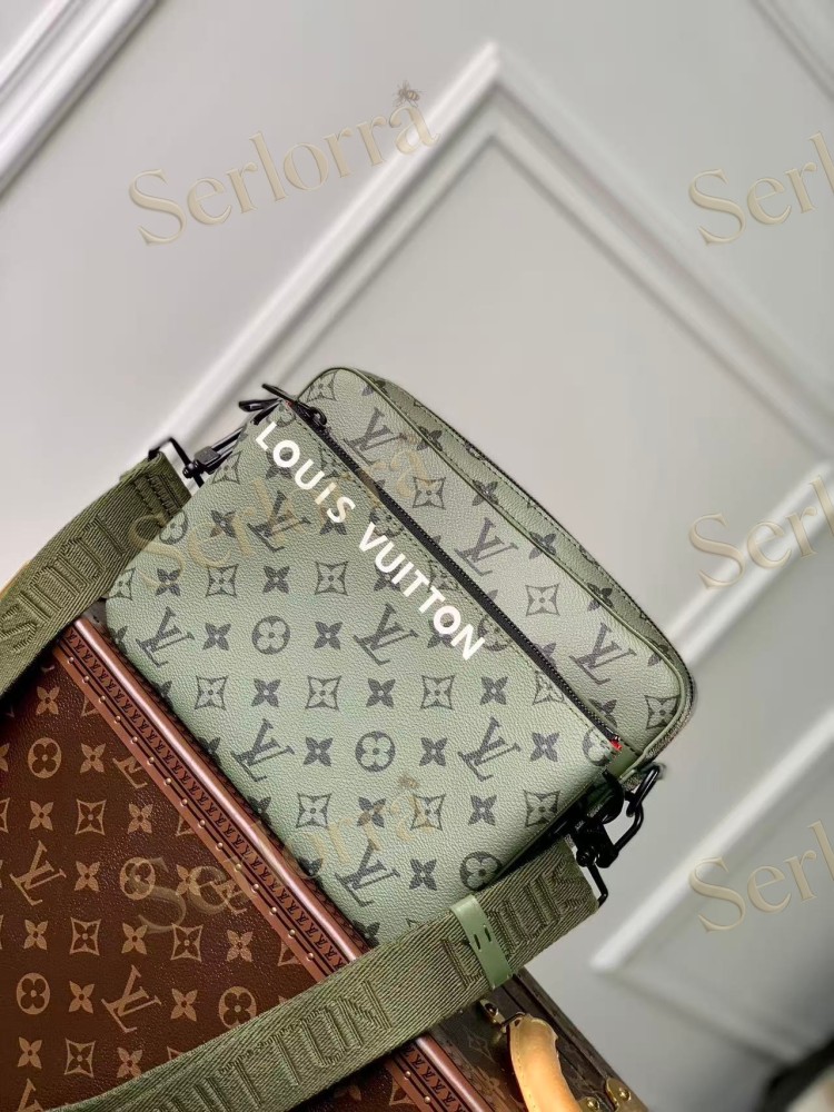 LOUIS VUITTON TRIO MESSENGER