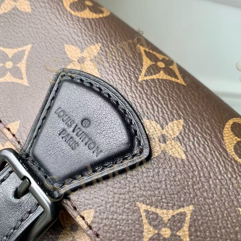 LOUIS VUITTON MONTSOURIS MESSENGER PM