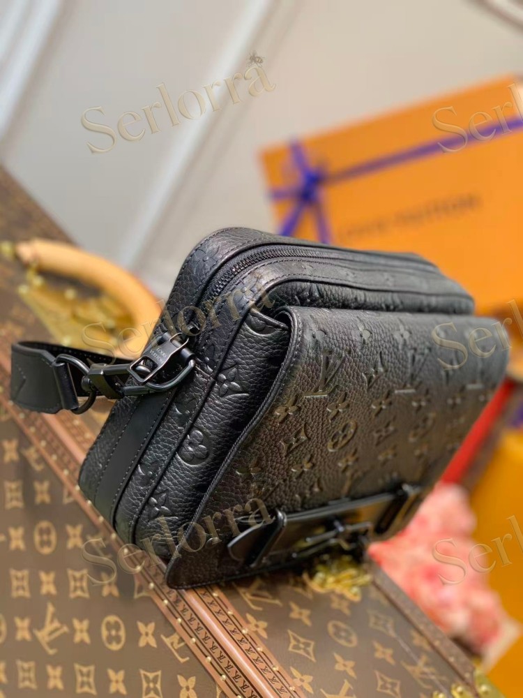 LOUIS VUITTON STEAMER MESSENGER