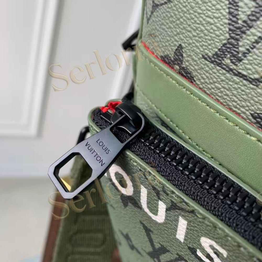 LOUIS VUITTON TRIO MESSENGER