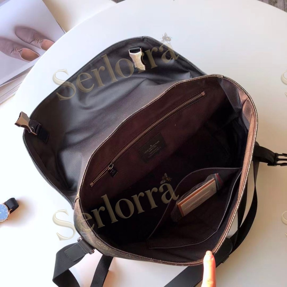 LOUIS VUITTON MESSENGER MM