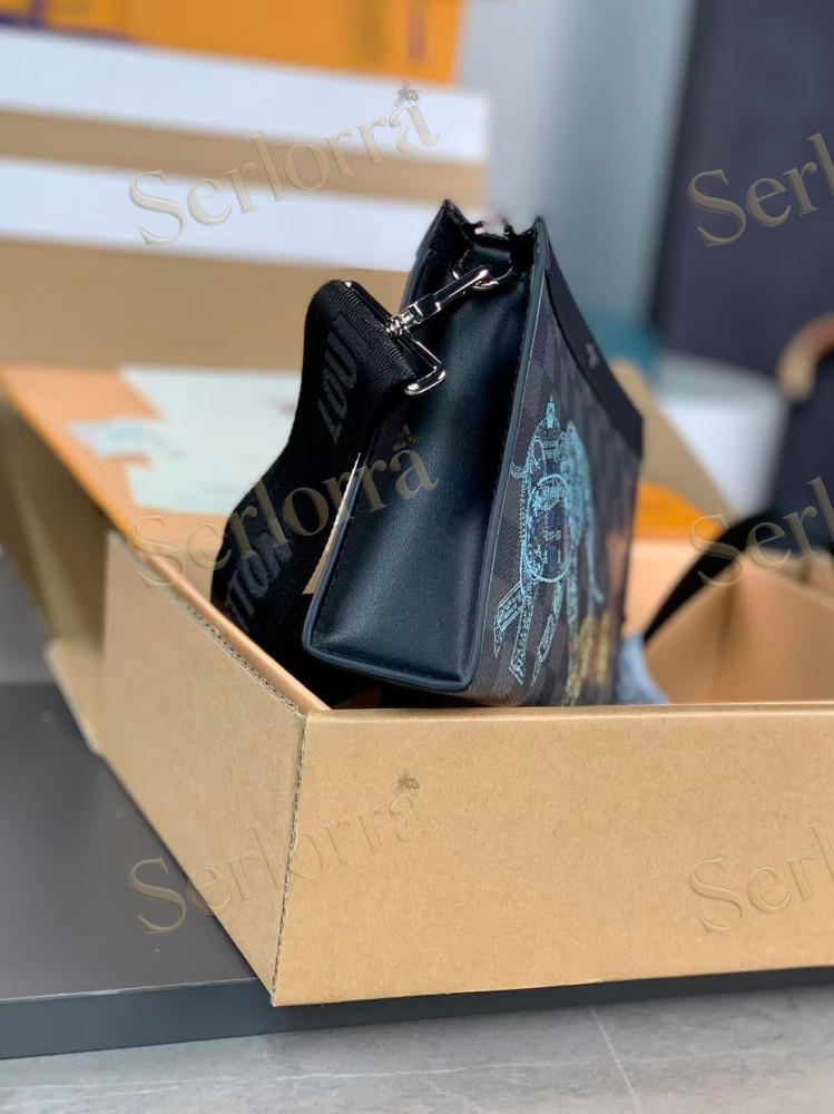 LOUIS VUITTON GASTON WEARABLE WALLET