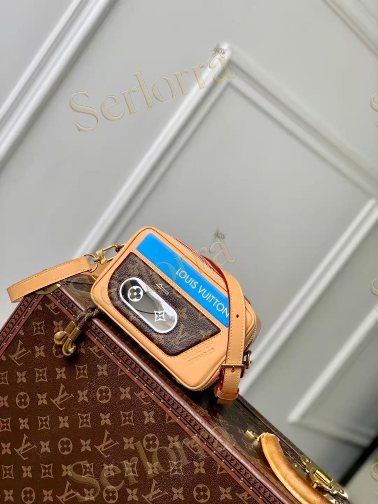 LOUIS VUITTON BALADEUR WEARABLE WALLET