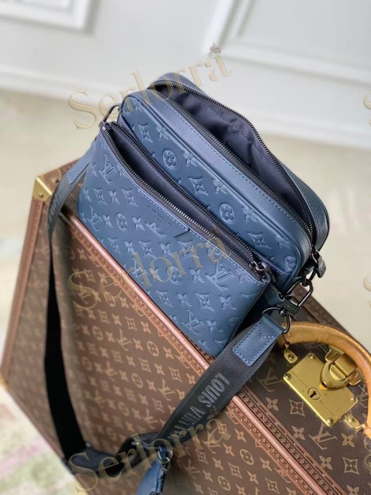 LOUIS VUITTON TRIO MESSENGER