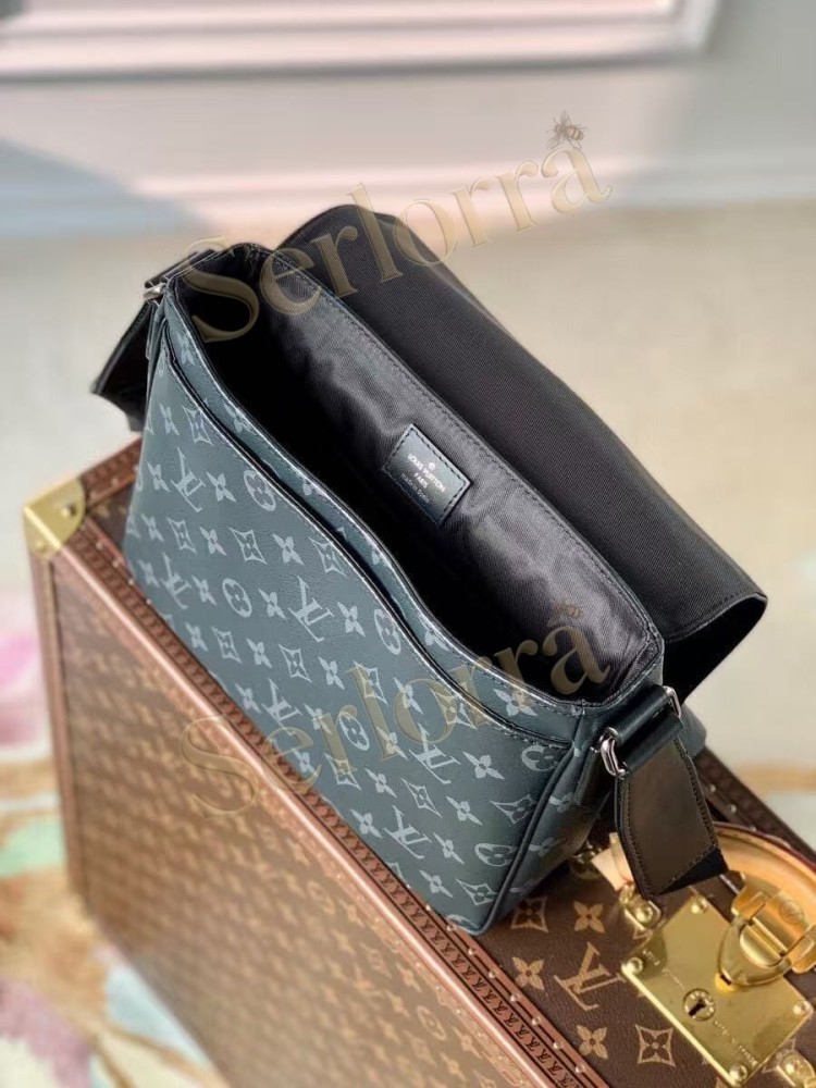 LOUIS VUITTON DISTRICT PM