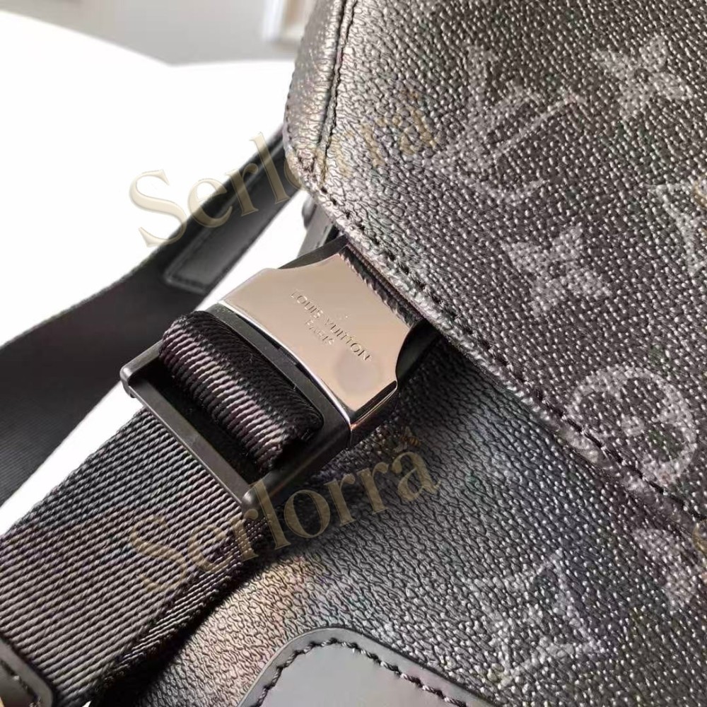 LOUIS VUITTON MESSENGER MM