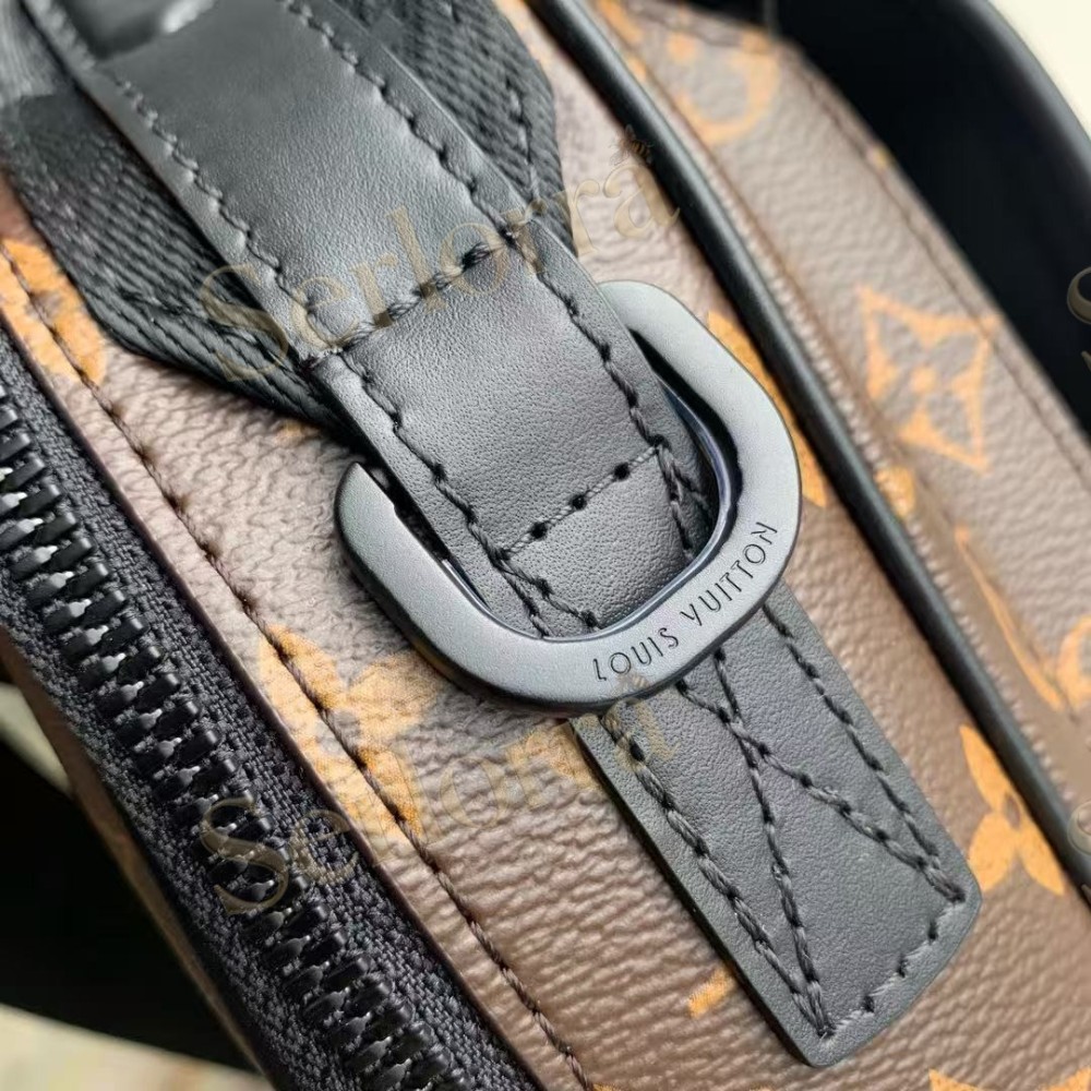 LOUIS VUITTON QUEST MESSENGER