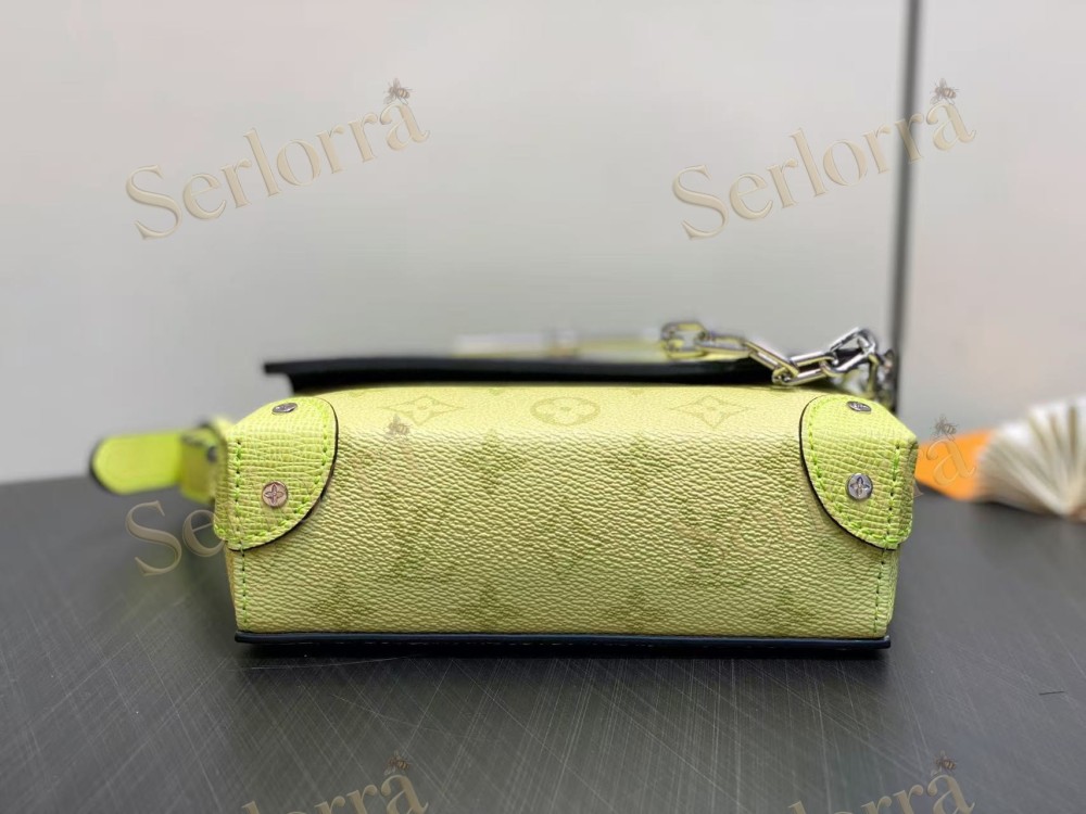 LOUIS VUITTON STEAMER WEARABLE WALLET
