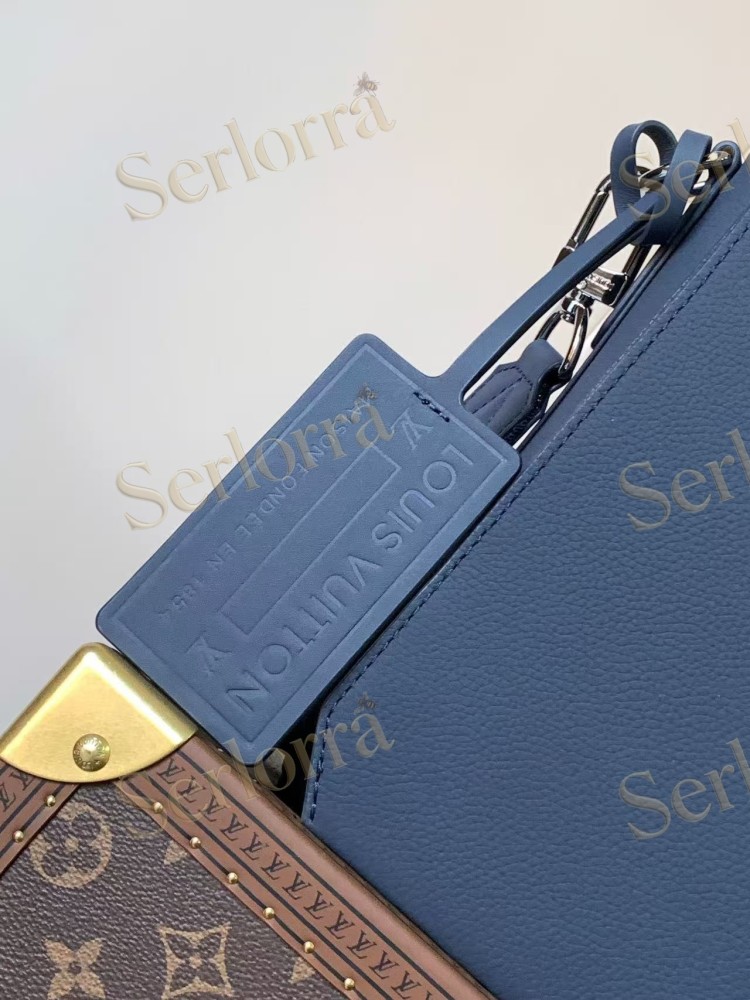 LOUIS VUITTON TAKEOFF MESSENGER