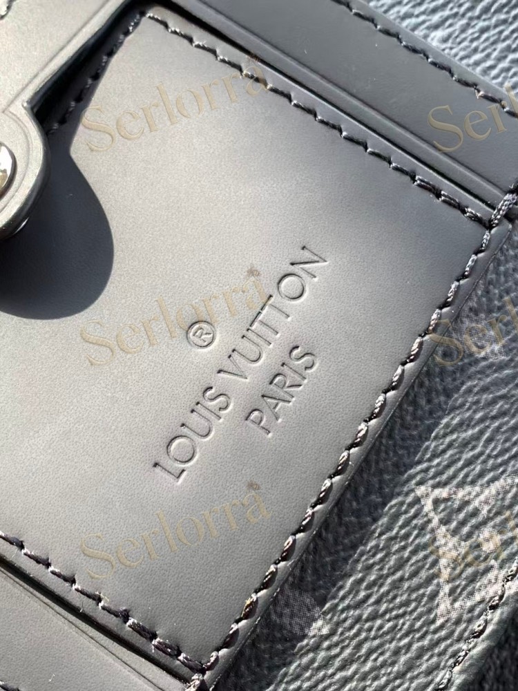 LOUIS VUITTON MESSENGER PM