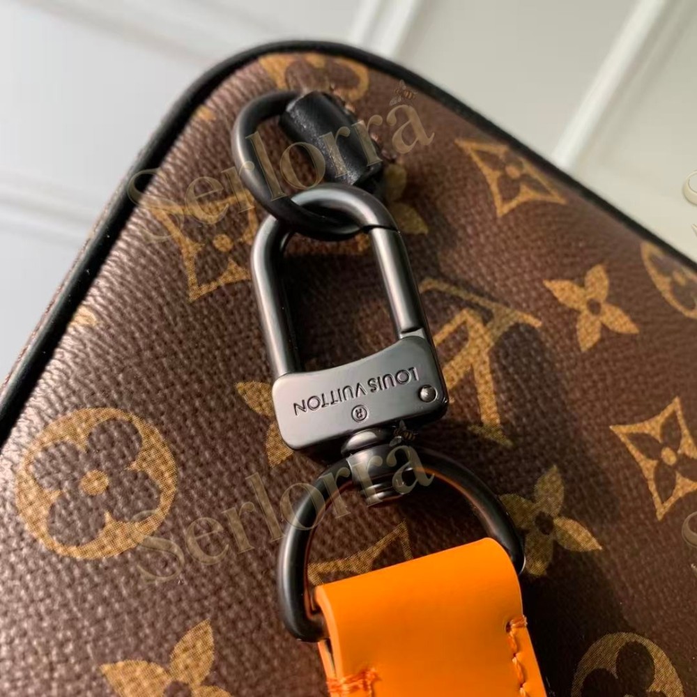 LOUIS VUITTON AVENUE SLINGBAG