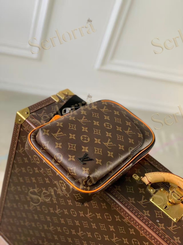 LOUIS VUITTON AVENUE SLINGBAG