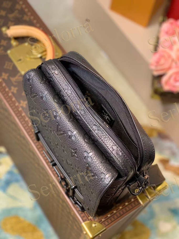 LOUIS VUITTON STEAMER MESSENGER
