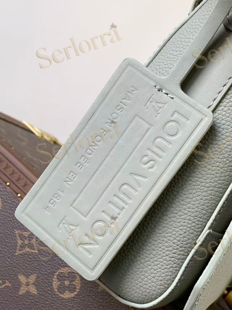 LOUIS VUITTON TAKEOFF MESSENGER