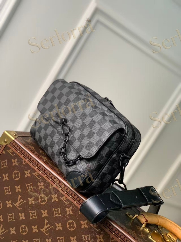 LOUIS VUITTON STEAMER MESSENGER
