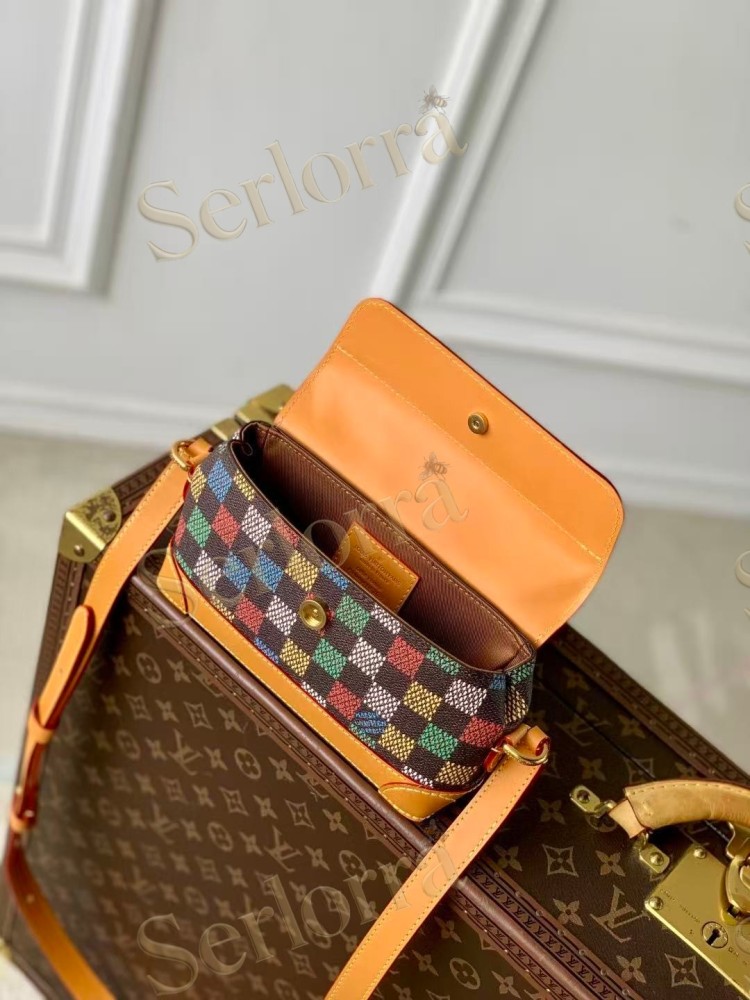 LOUIS VUITTON STEAMER EAST WEST WEARABLE WALLET