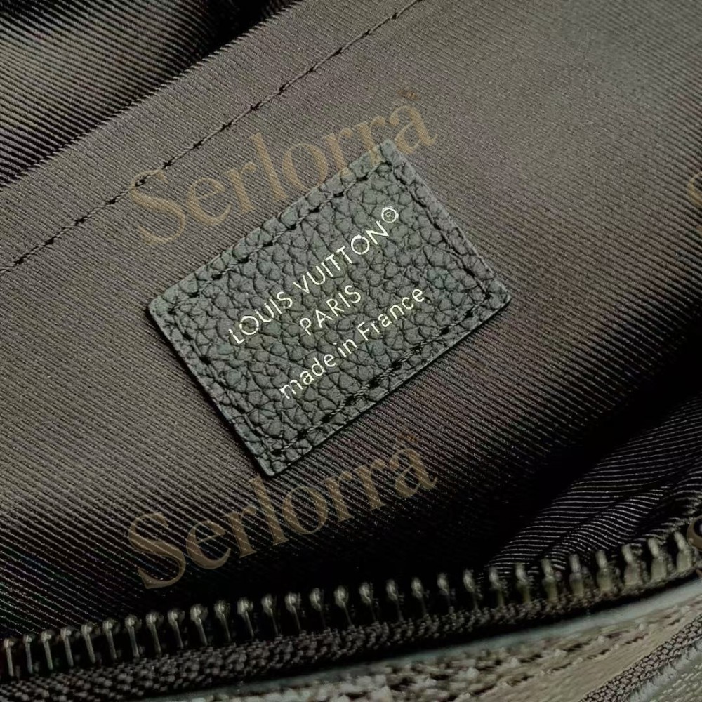 LOUIS VUITTON NIL MESSENGER