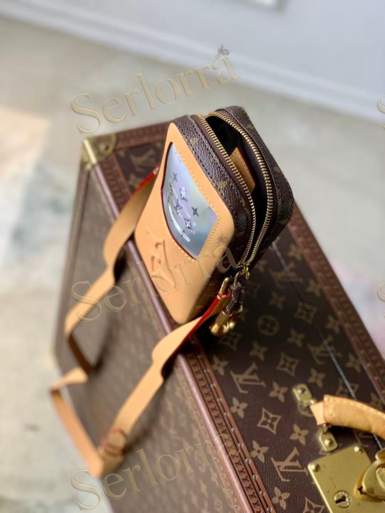 LOUIS VUITTON MUSIC PLAYER WEARABLE WALLET