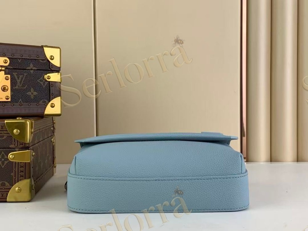 LOUIS VUITTON FASTLINE MESSENGER