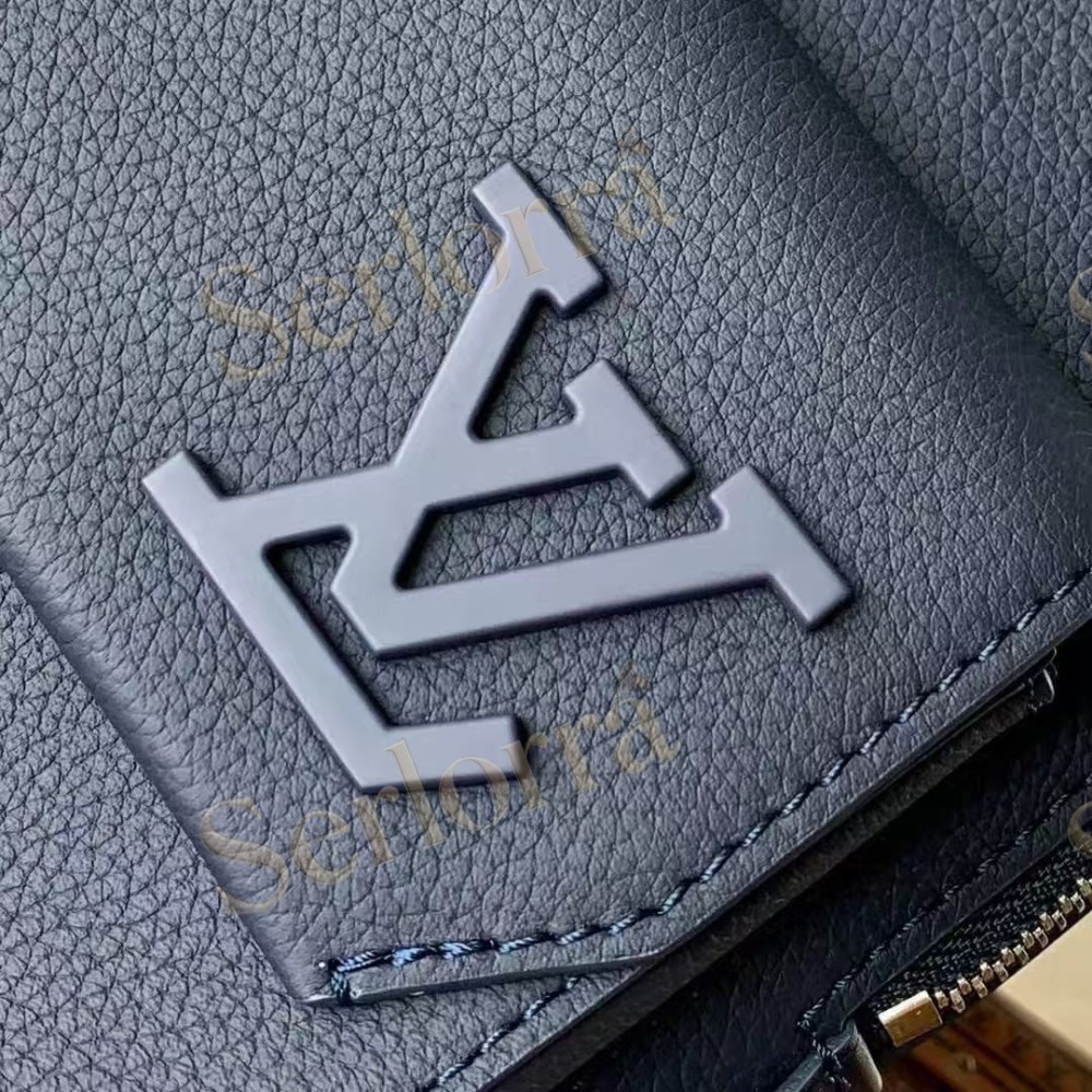LOUIS VUITTON FASTLINE MESSENGER