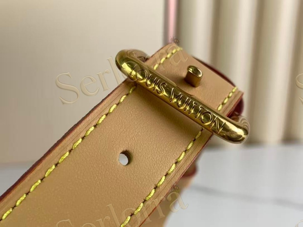 LOUIS VUITTON CHESS MESSENGER
