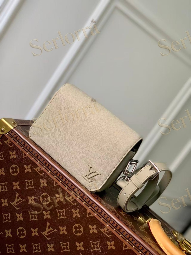 LOUIS VUITTON FASTLINE WEARABLE WALLET