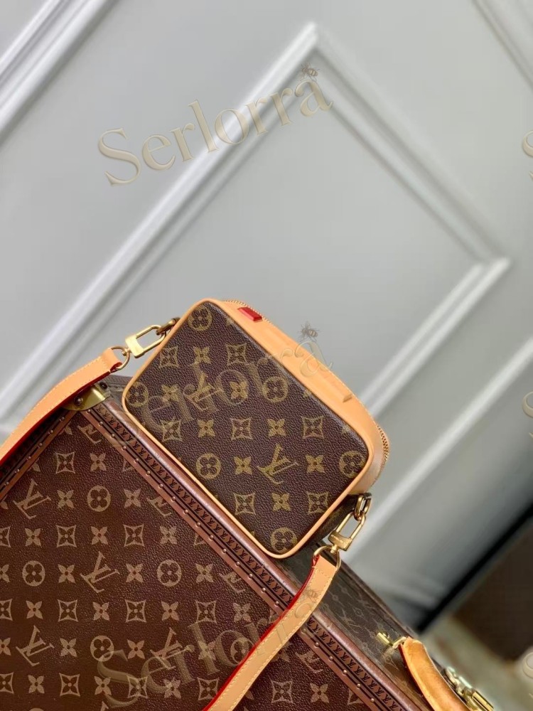 LOUIS VUITTON BALADEUR WEARABLE WALLET