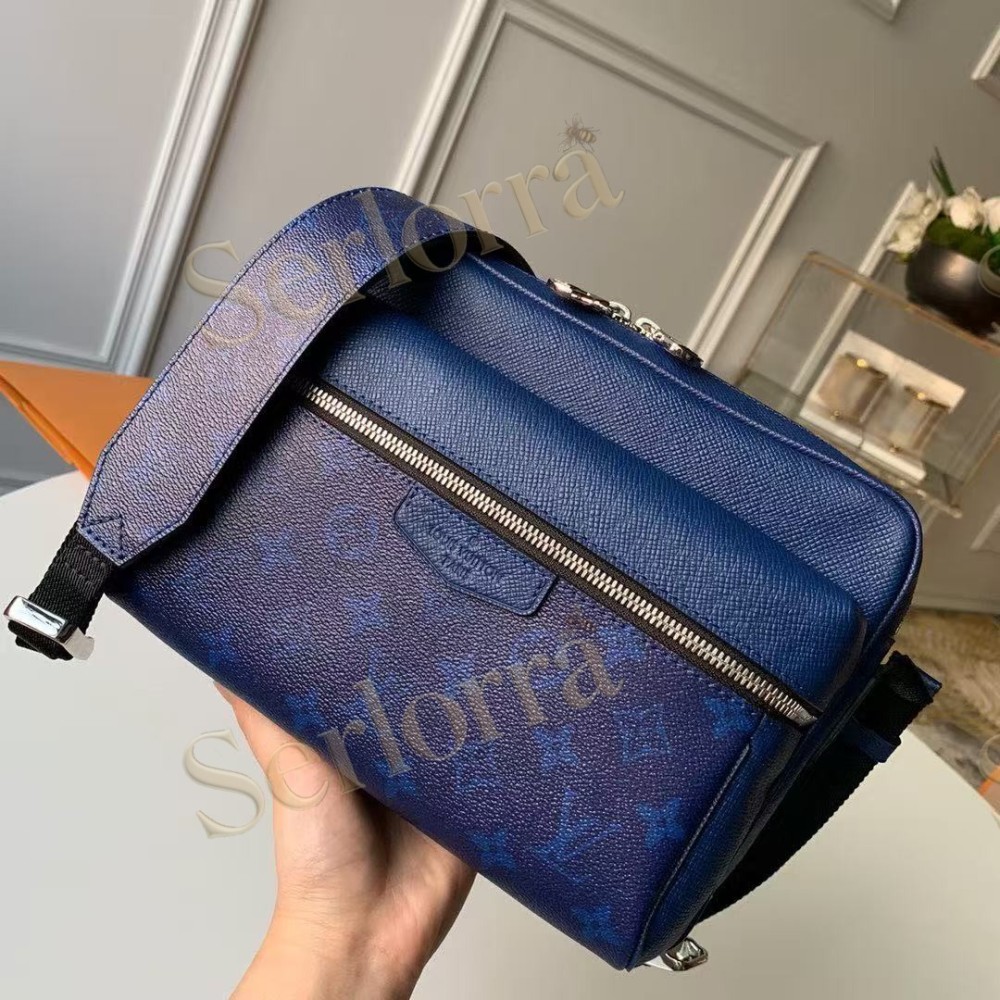 LOUIS VUITTON OUTDOOR MESSENGER