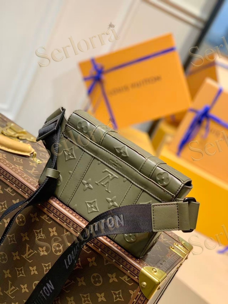 LOUIS VUITTON TRUNK SLING BAG