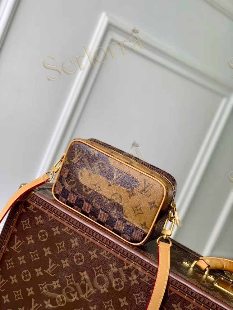 LOUIS VUITTON TROCADÉRO WEARABLE WALLET