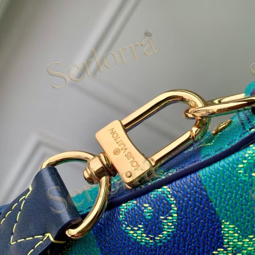 LOUIS VUITTON TRIO MESSENGER