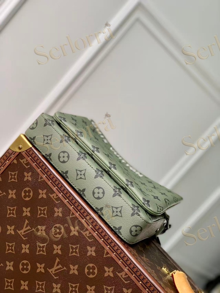 LOUIS VUITTON TRIO MESSENGER